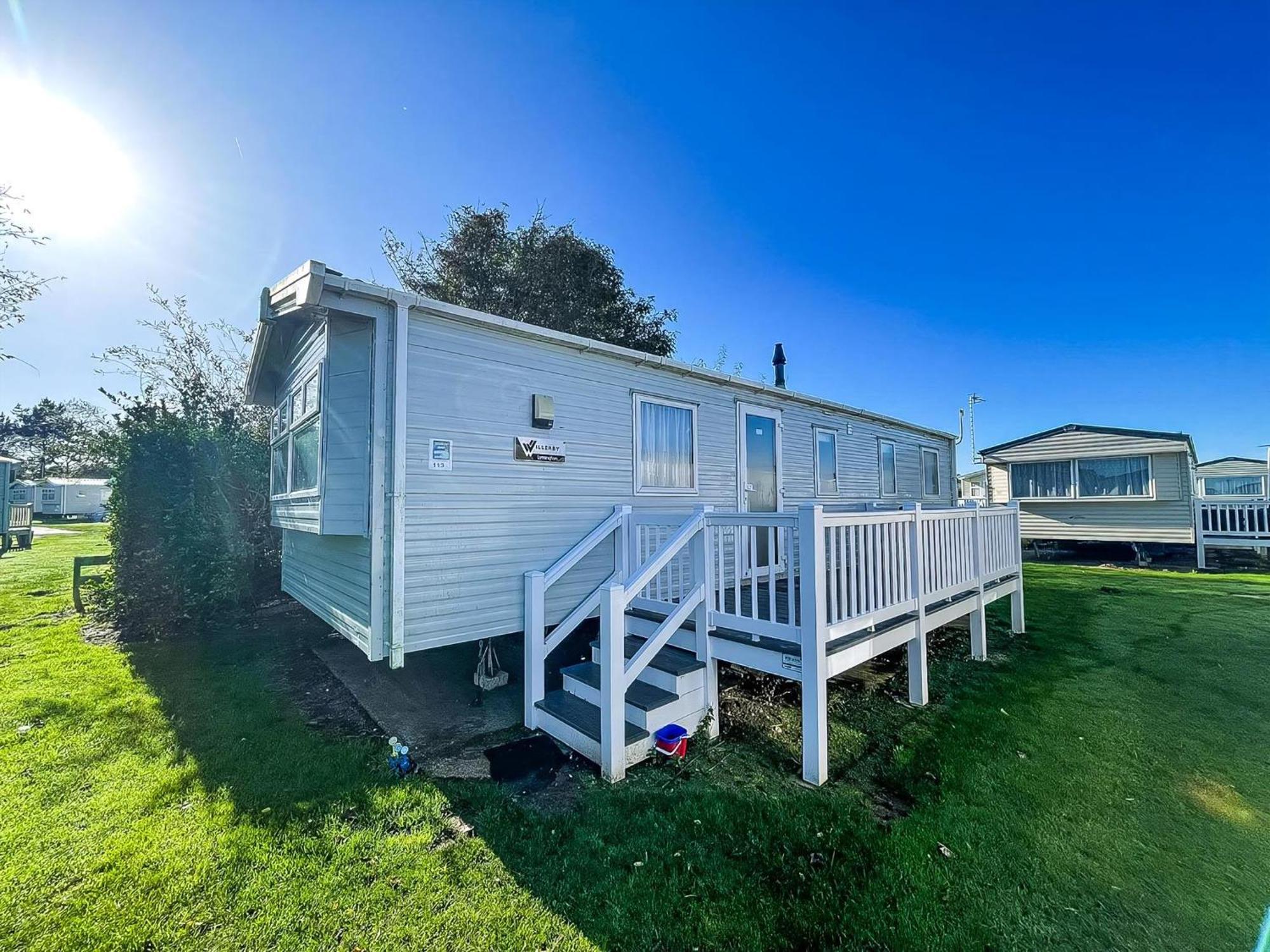 Lovely Caravan With Decking And Outside Furniture At Broadland Sands Ref 20113Bs Hopton on Sea Exterior photo